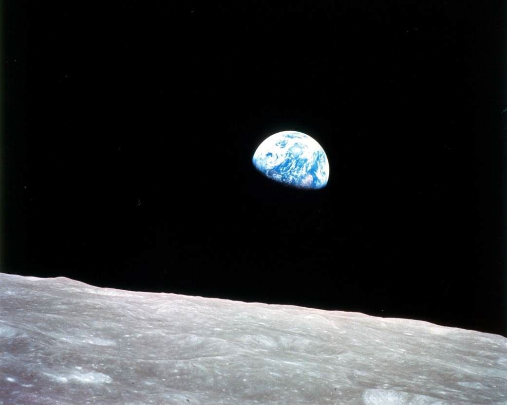 Earthrise Apollo