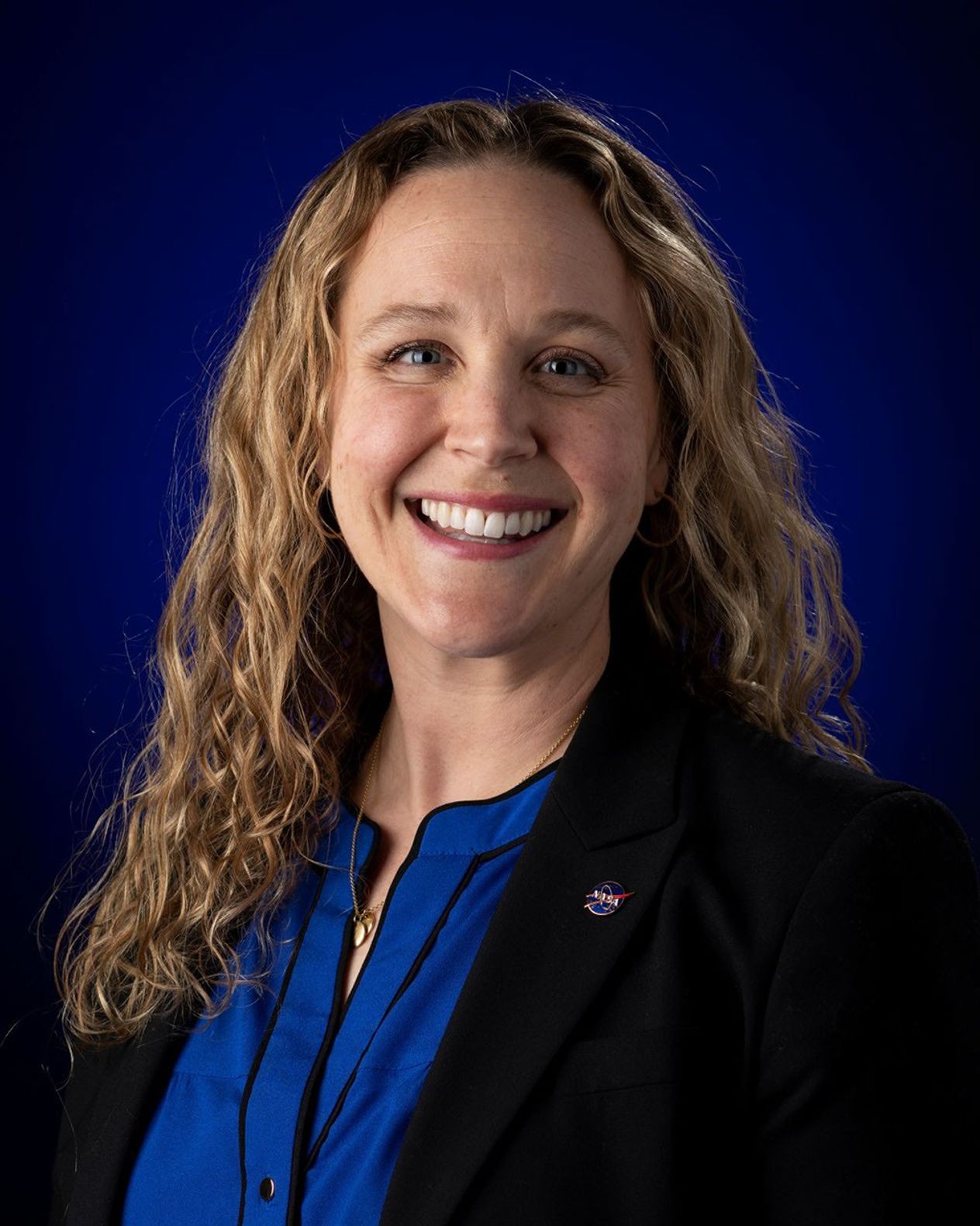 Headshot of Dr. Lindsay Hays.