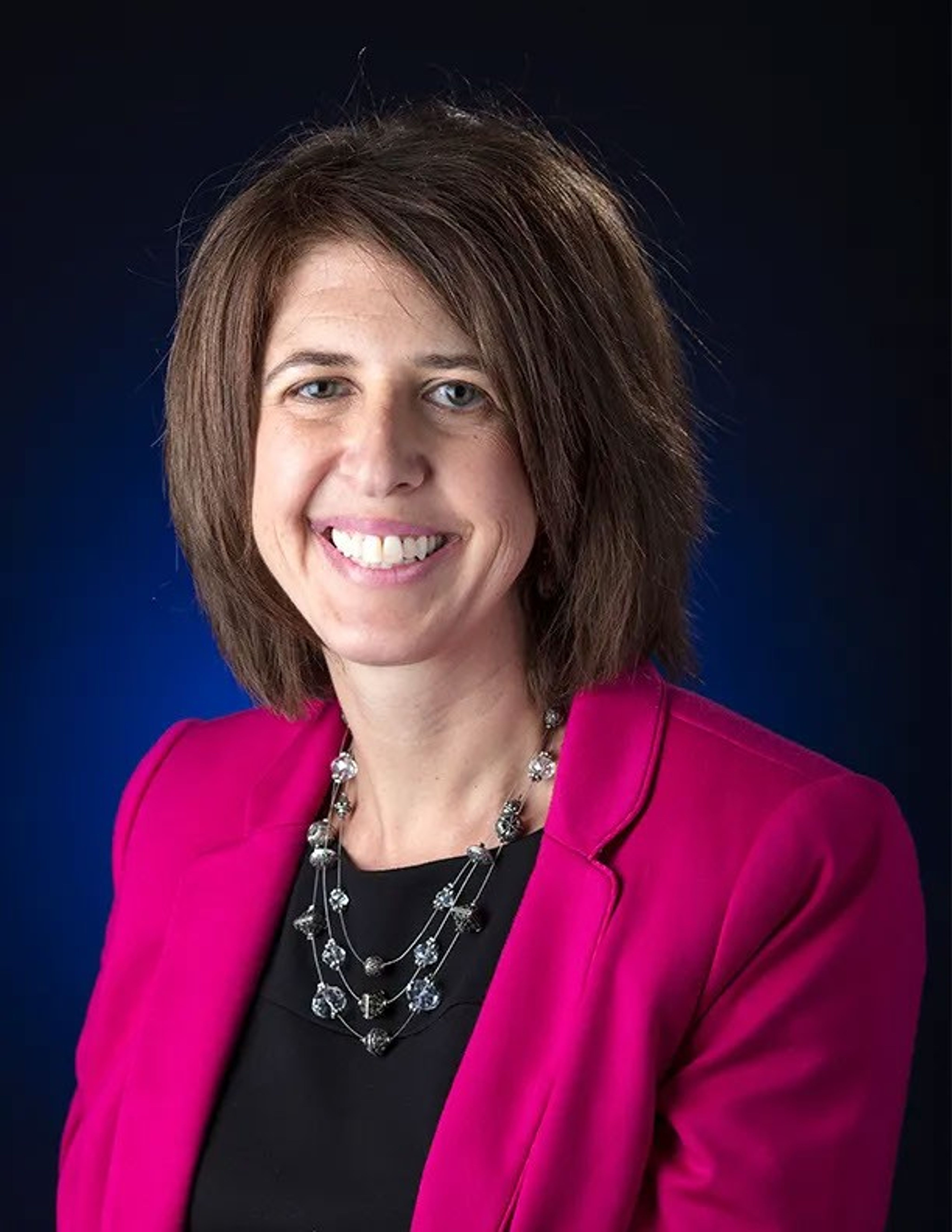 Portrait photo of a smiling woman