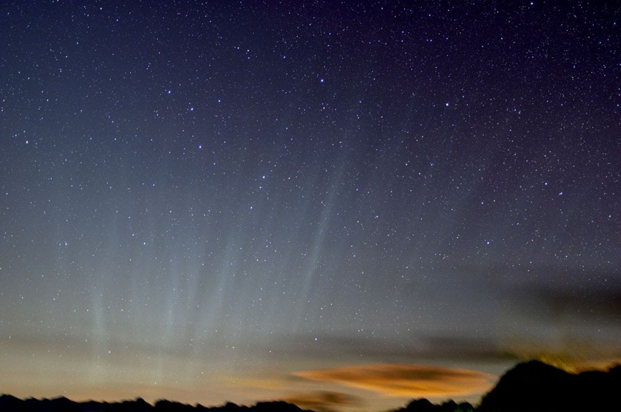A Comet Tail Horizon