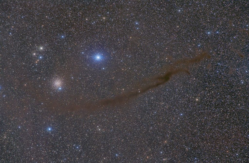 APOD: 2008 December 8 – The Dark Doodad Nebula