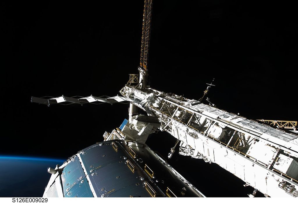 APOD: 2008 December 2 – International Space Station: Find the Astronaut