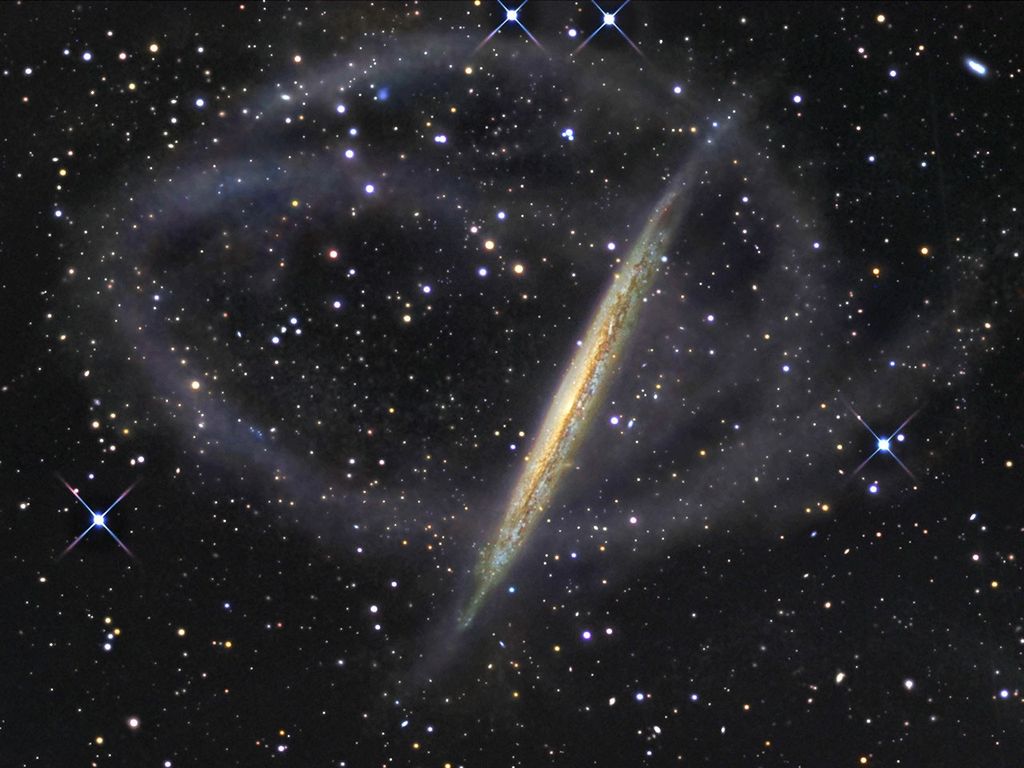 APOD: 2008 June 19 – The Star Streams of NGC 5907