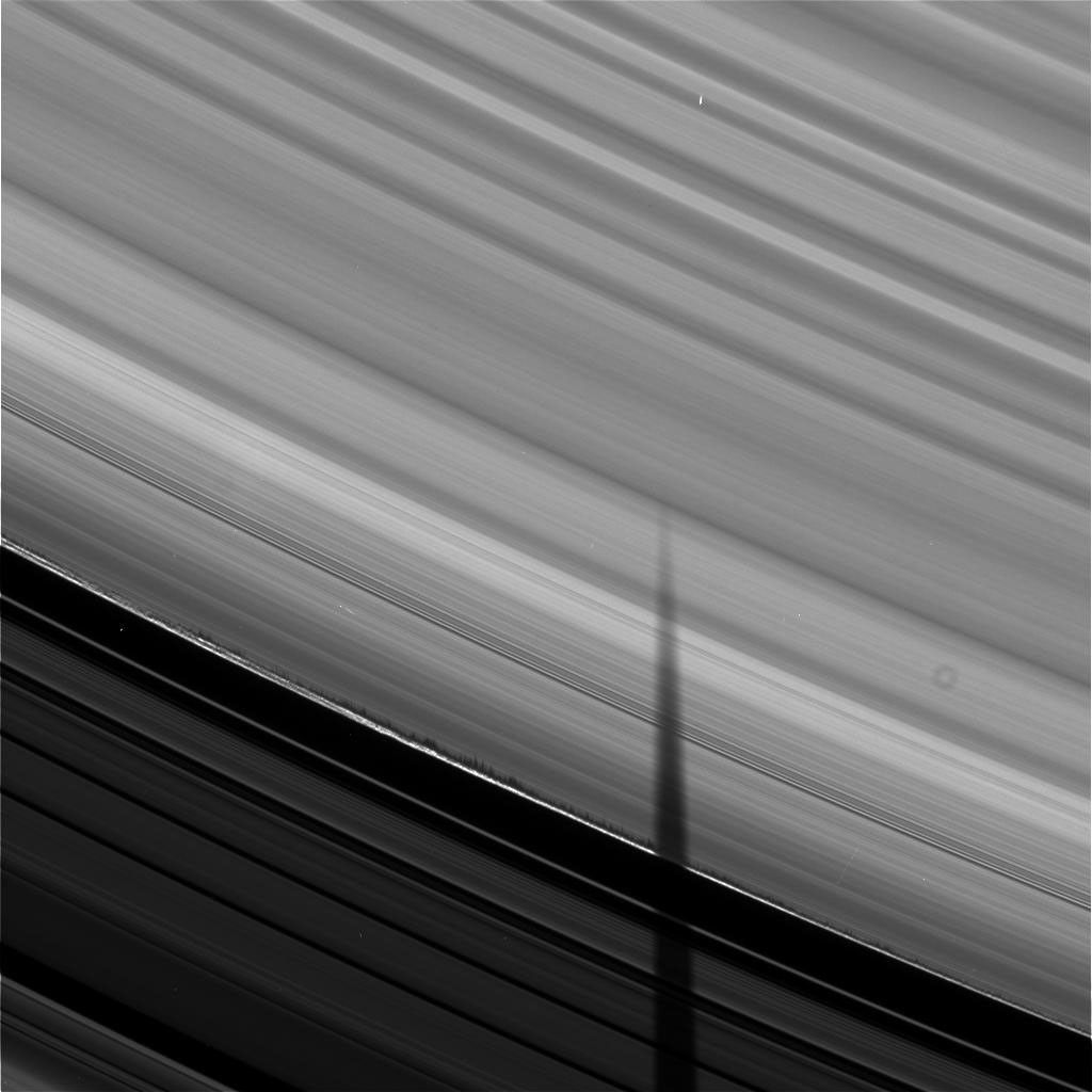 APOD: 2009 April 15 – Jagged Shadows May Indicate Saturn Ring Particles