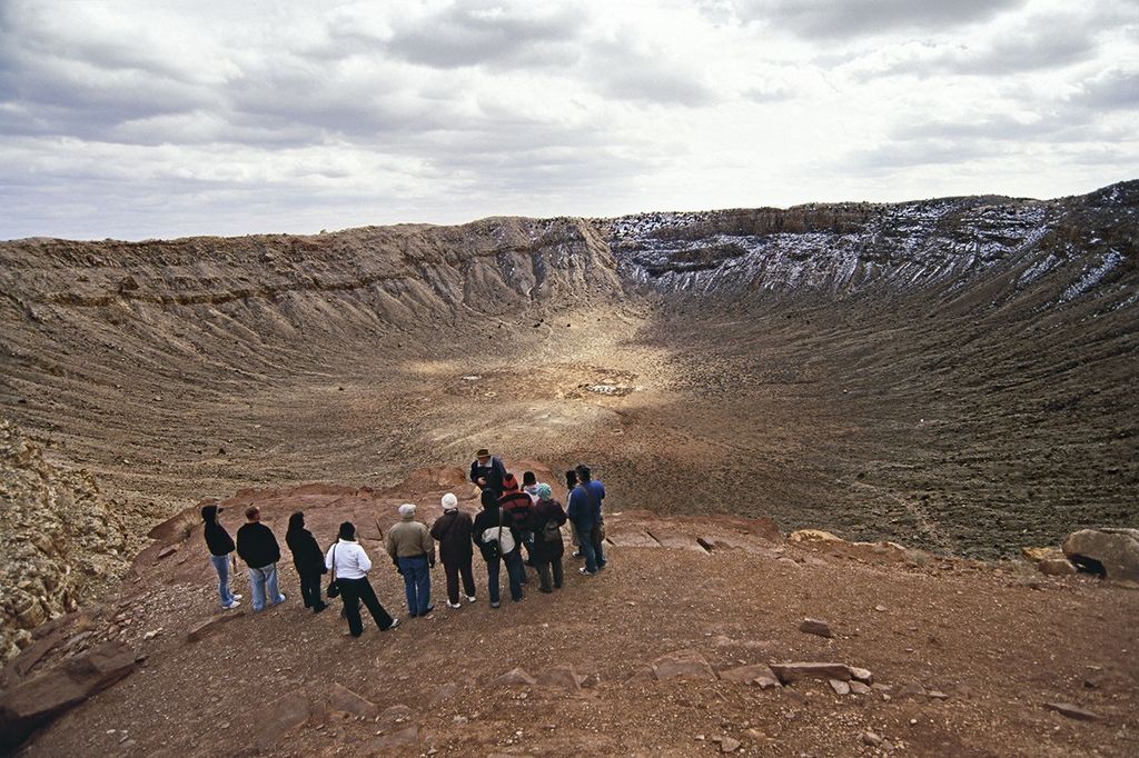 APOD: 2009 August 11 – Inside Barringer Meteor Crater