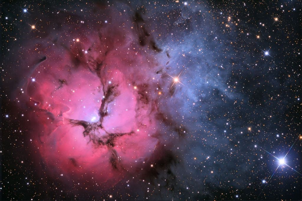 APOD: 2009 July 7 – The Trifid Nebula in Stars and Dust