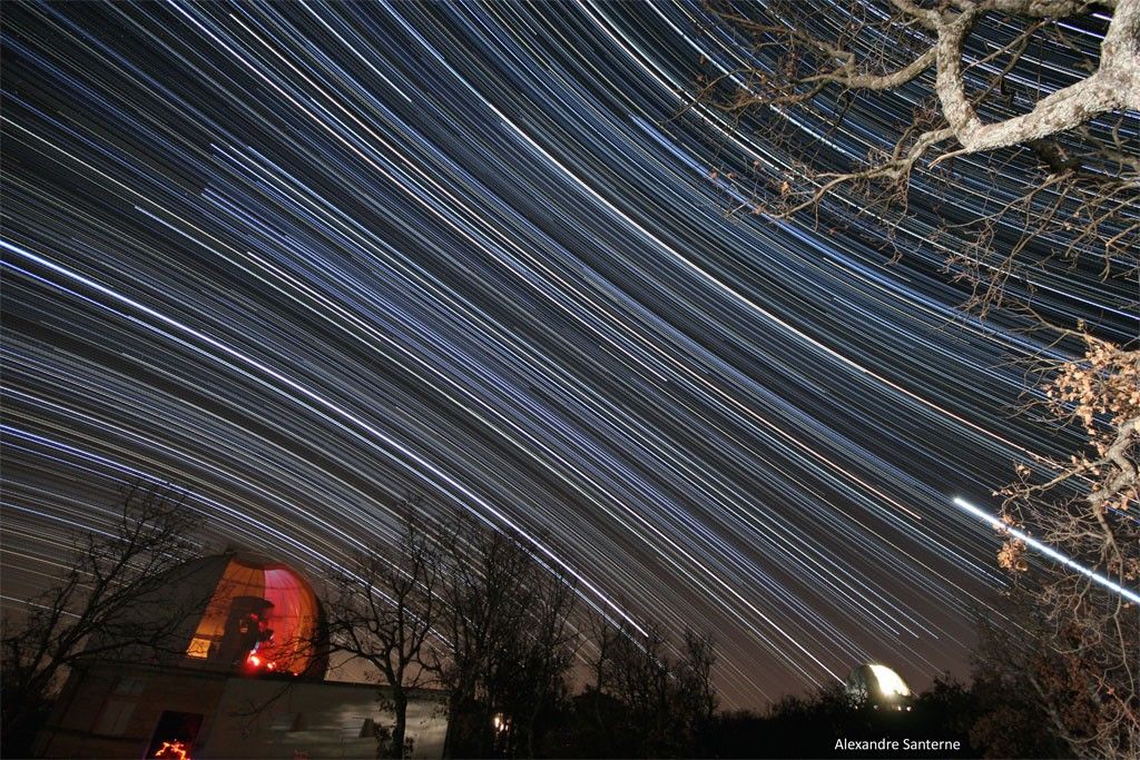 APOD: 2009 March 14 – Haute-Provence Star Trails