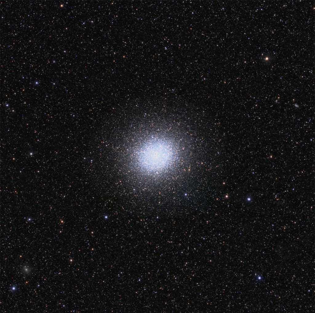 APOD: 2009 March 1 – Omega Centauri: The Largest Nearby Globular Cluster
