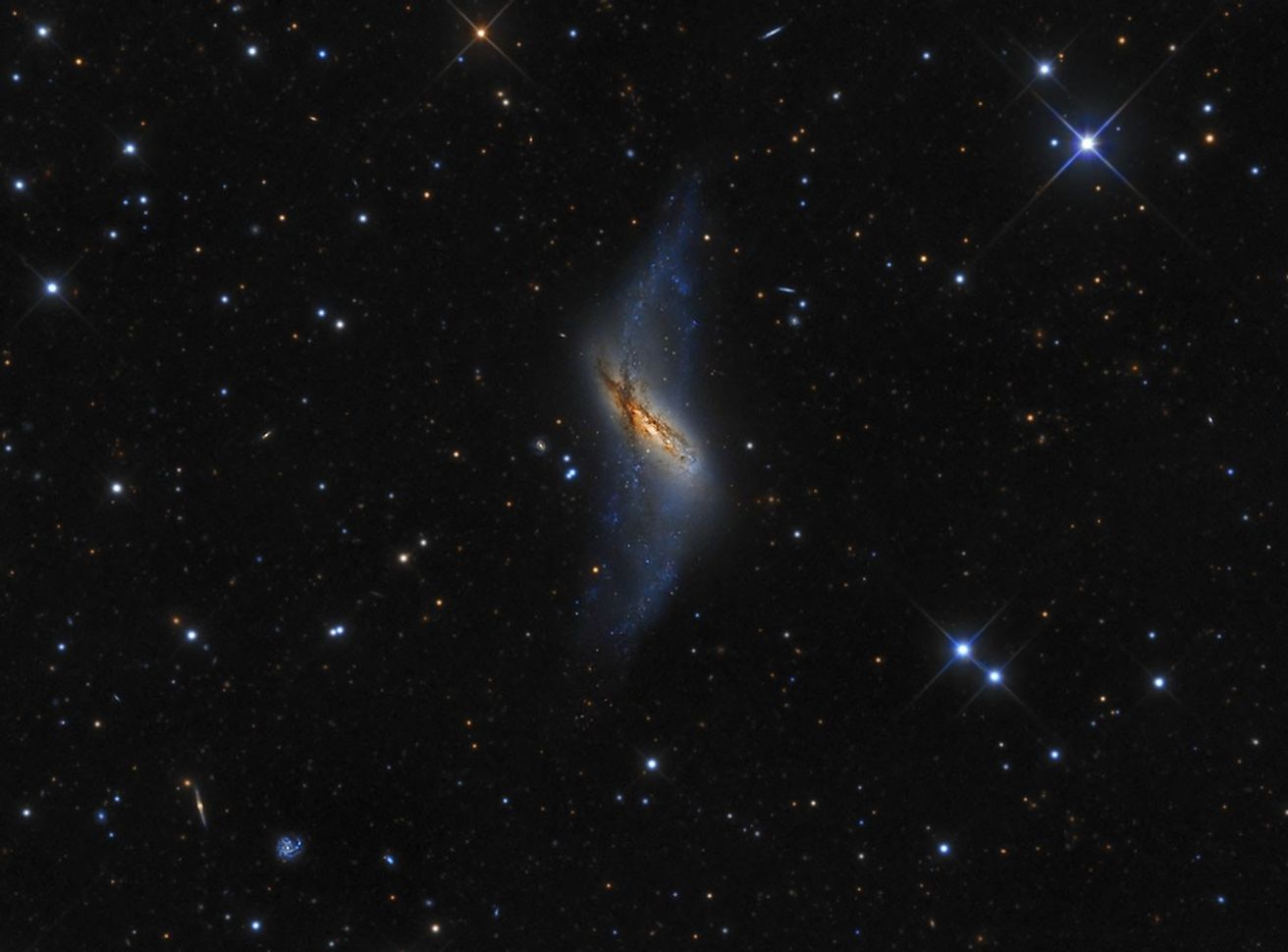 Polar Ring Galaxy NGC 660