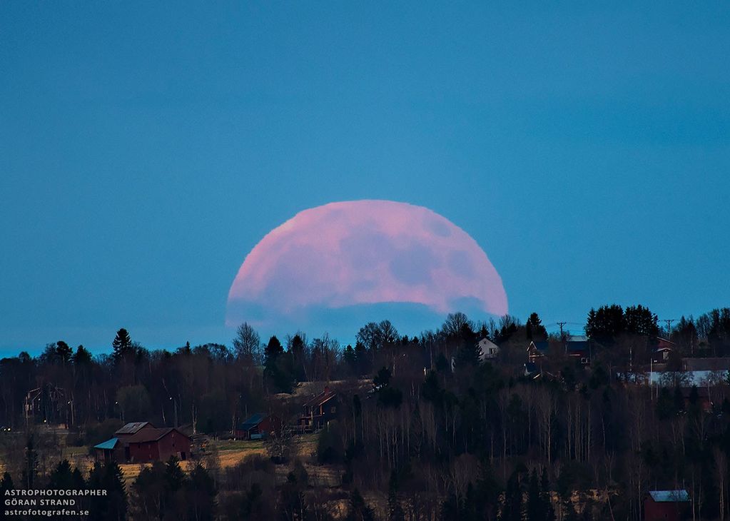 APOD: 2014 June 13 – A Strawberry Moon