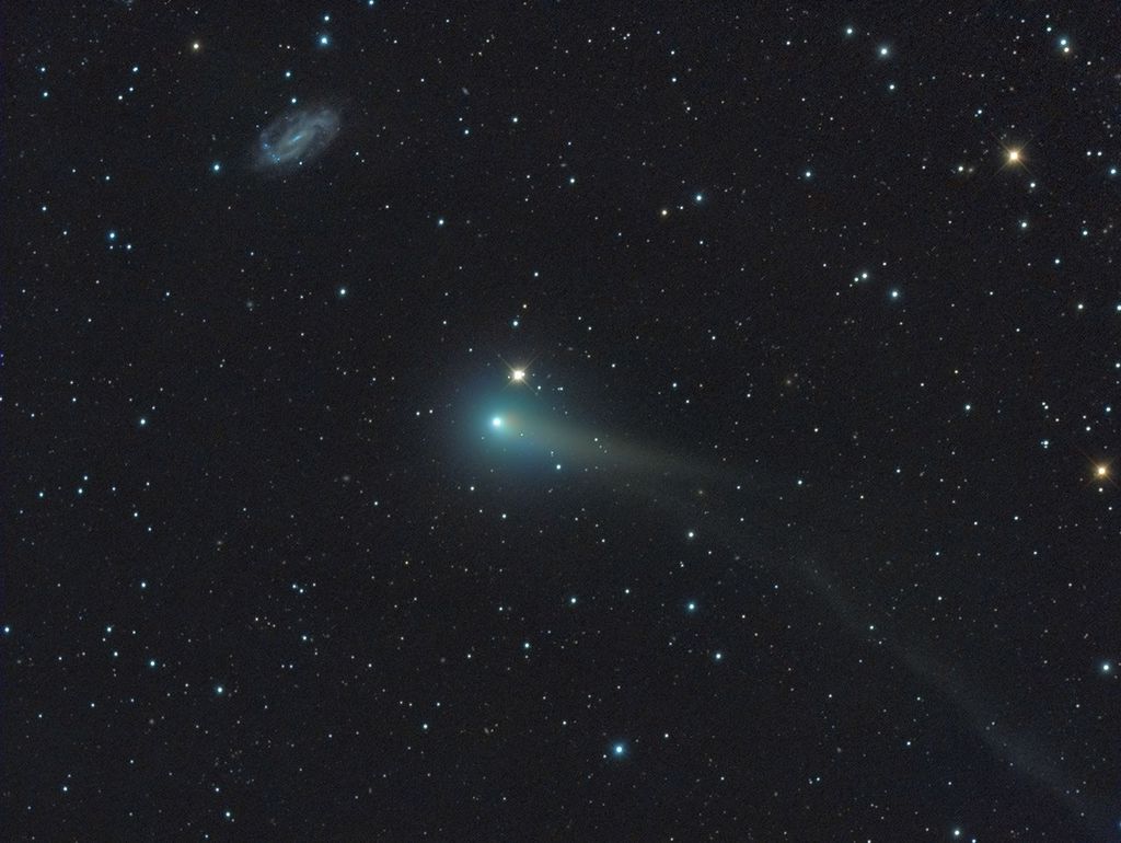 APOD: 2014 June 6 – Comet PanSTARRS with Galaxy