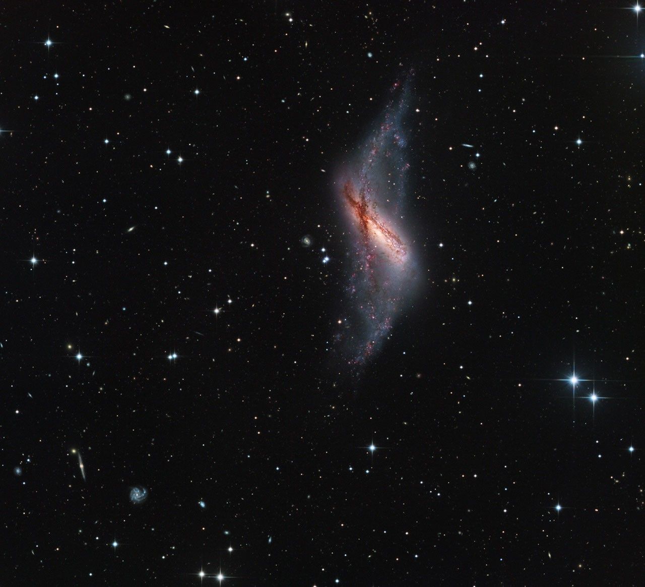 Polar Ring Galaxy NGC 660