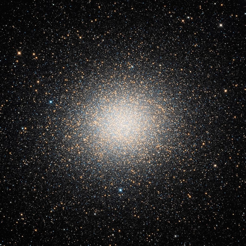APOD: 2019 August 24 – Millions of Stars in Omega Centauri