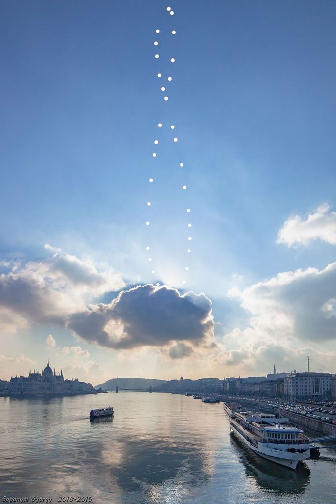 APOD: 2019 September 28 – An Analemma of the Sun