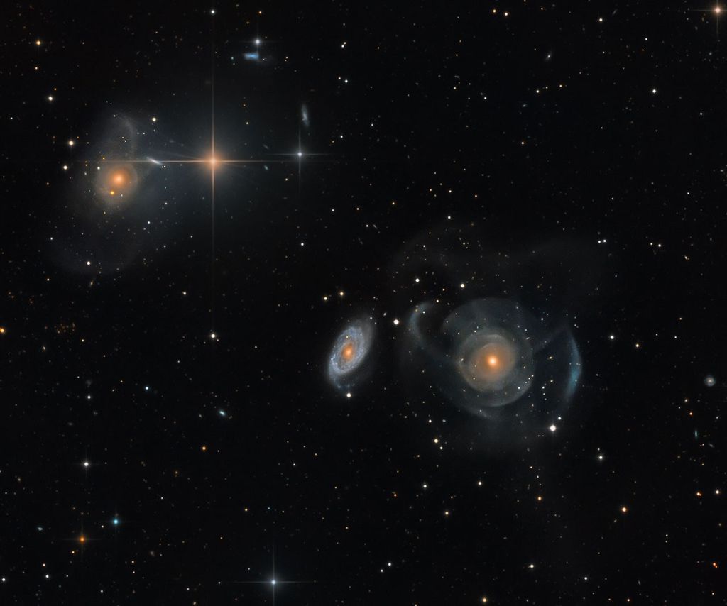 APOD: 2020 August 27 – Shell Galaxies in Pisces