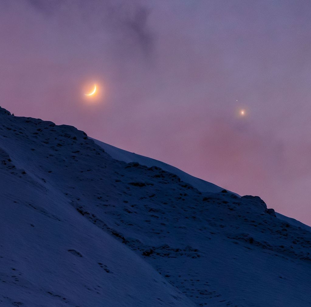 APOD: 2020 December 19 – Conjunction after Sunset
