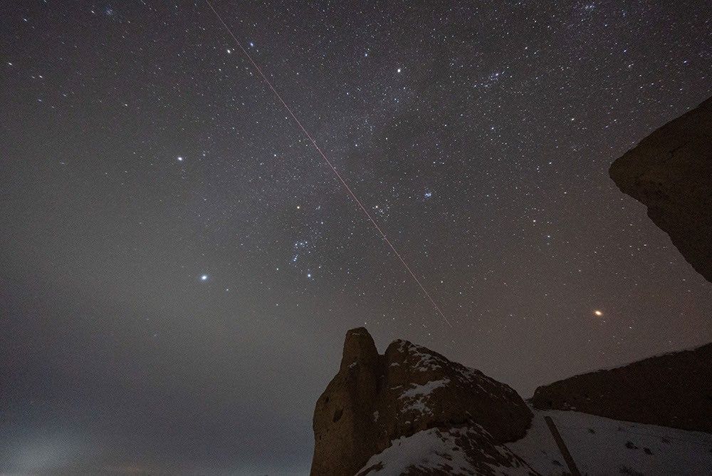 APOD: 2020 December 31 – Trail of the Returner