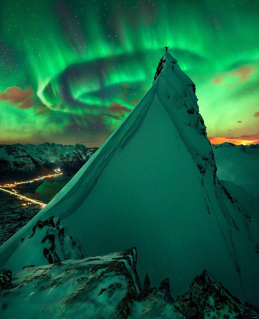 APOD: 2020 November 9 – In Green Company: Aurora over Norway