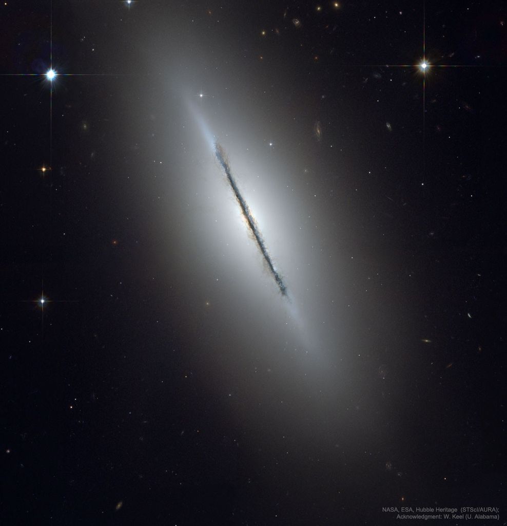 APOD: 2020 November 15 – Edge On Galaxy NGC 5866