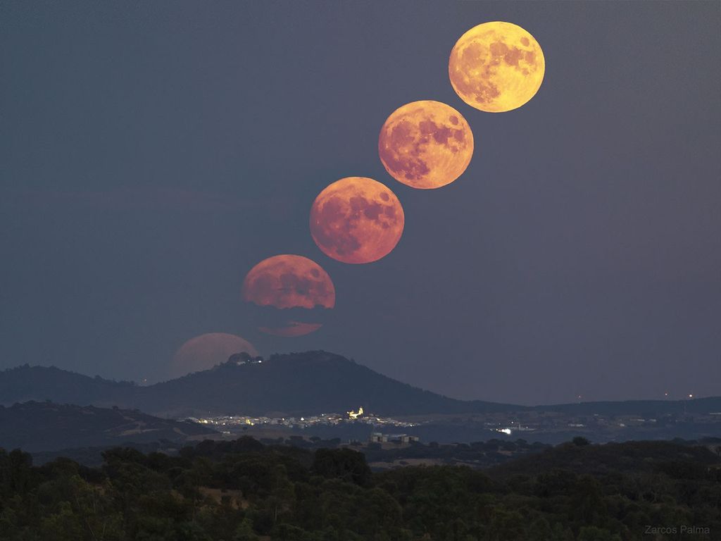 APOD: 2020 September 14 – Corn Moon Rising