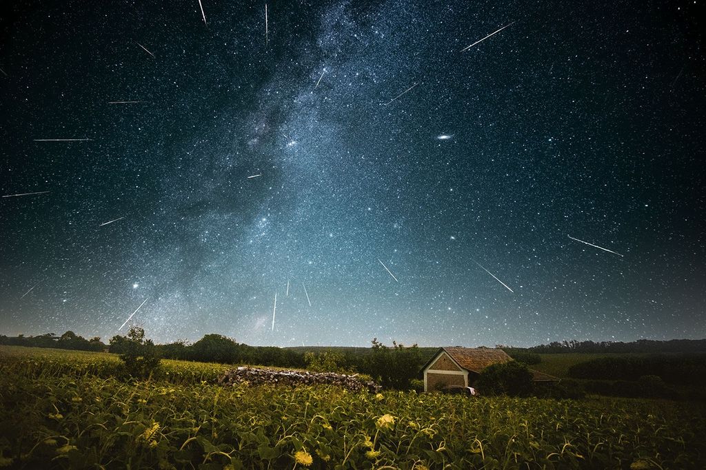 APOD: 2021 August 20 – Three Perseid Nights
