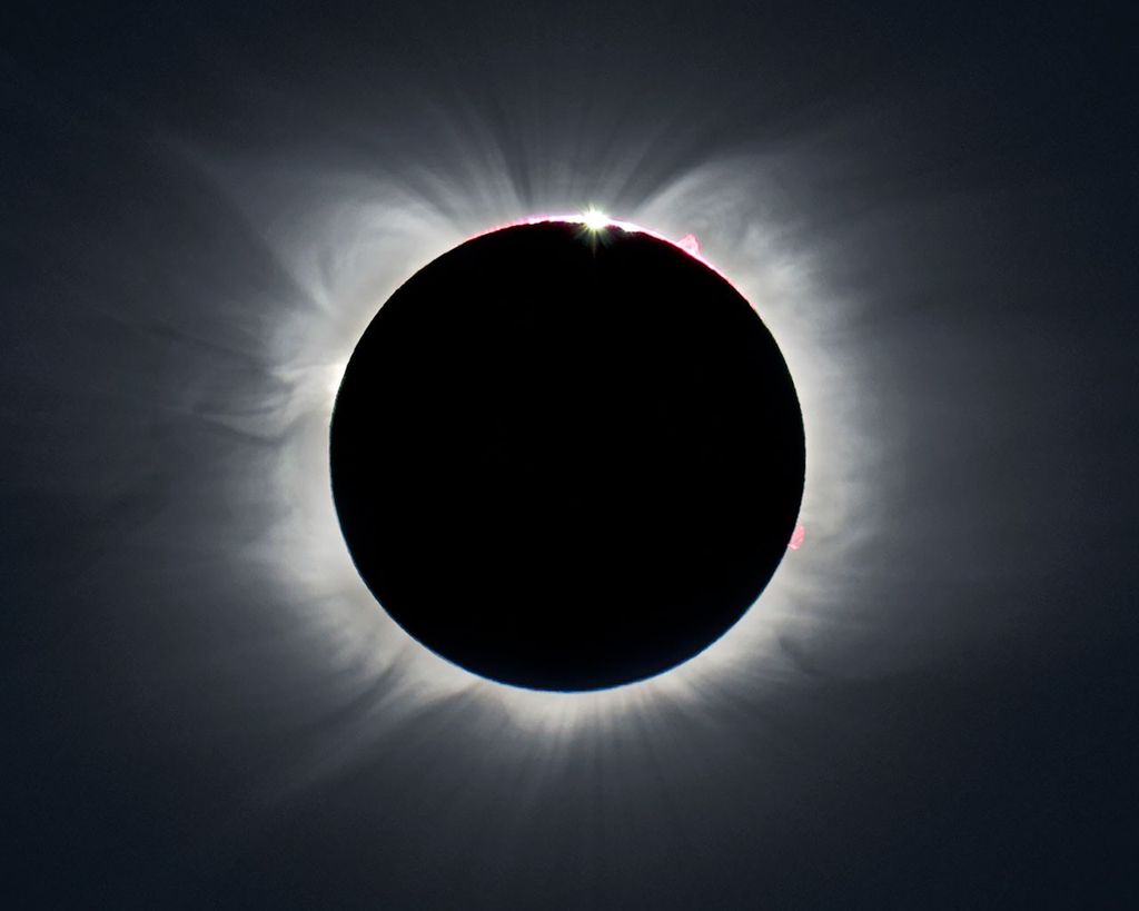APOD: 2021 December 9 – A Total Eclipse of the Sun