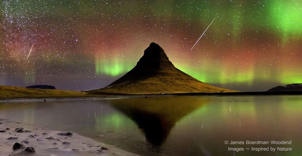 APOD: 2021 December 13 – Meteors and Auroras over Iceland