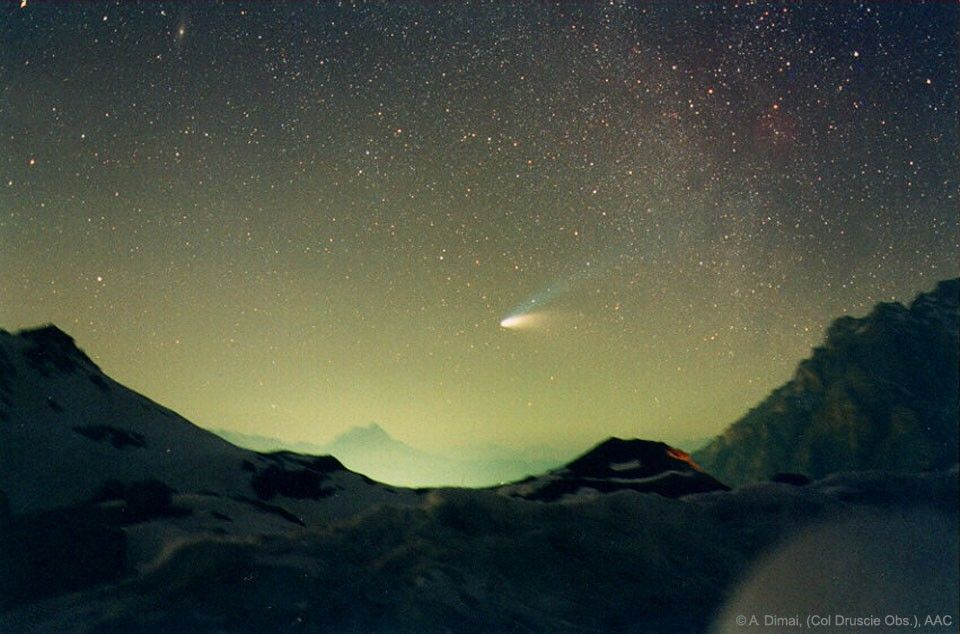 APOD: 2021 December 8 – Comet Hale Bopp Over Val Parola Pass