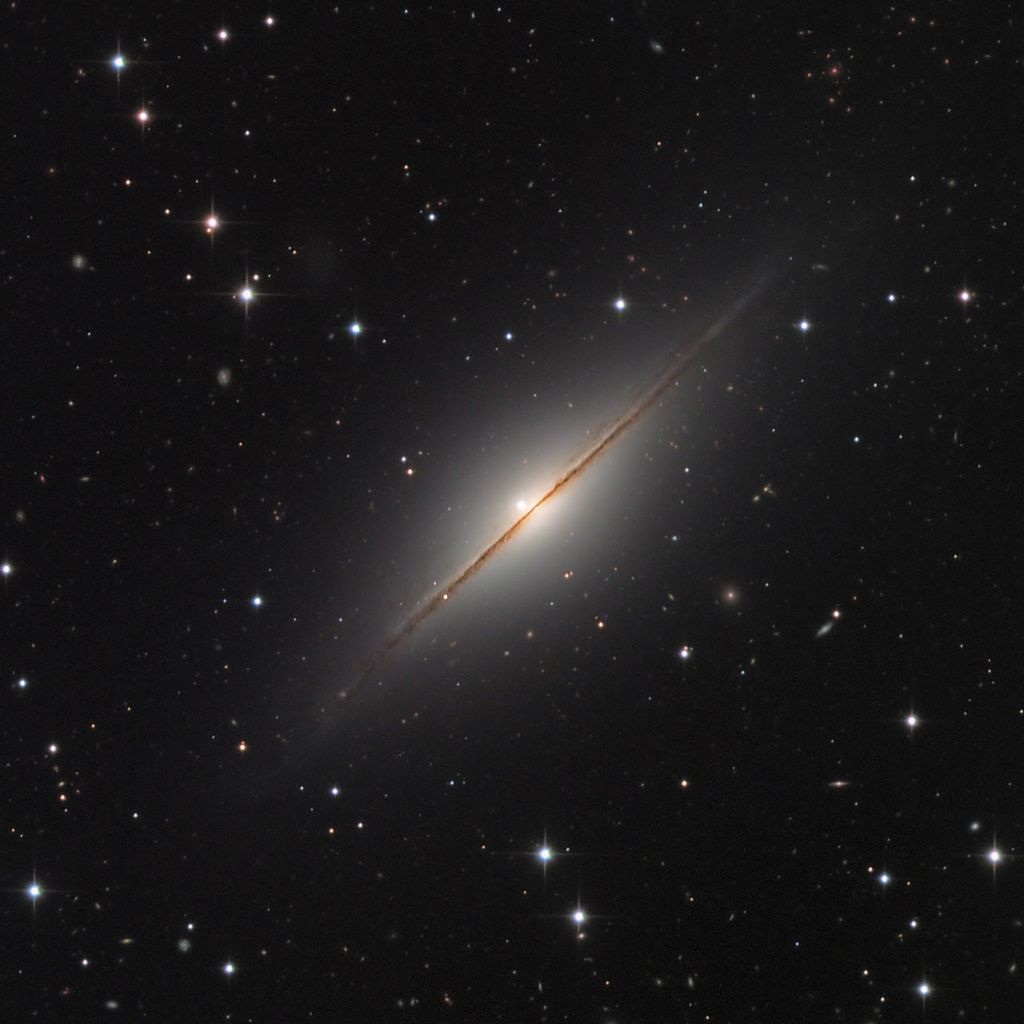 APOD: 2021 July 22 – NGC 7814: Little Sombrero with Supernova