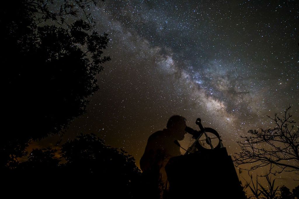 APOD: 2021 July 3 – Along the Milky Way