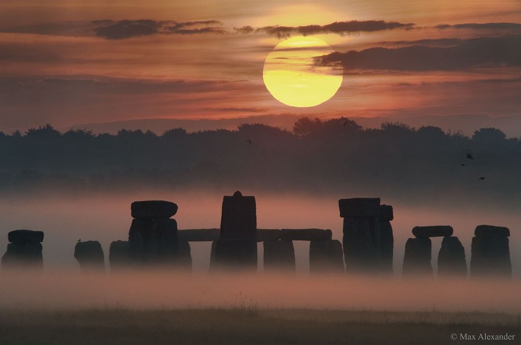 APOD: 2021 June 20 – Sunrise Solstice over Stonehenge