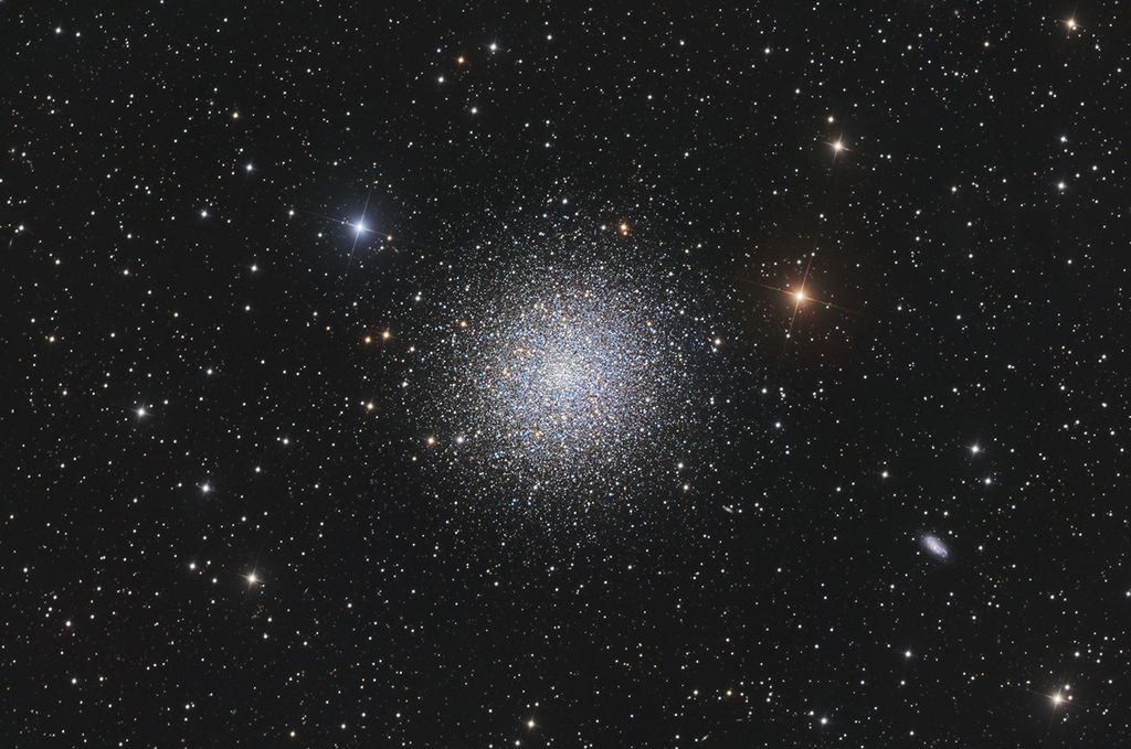 APOD: 2021 May 20 – M13: The Great Globular Cluster in Hercules