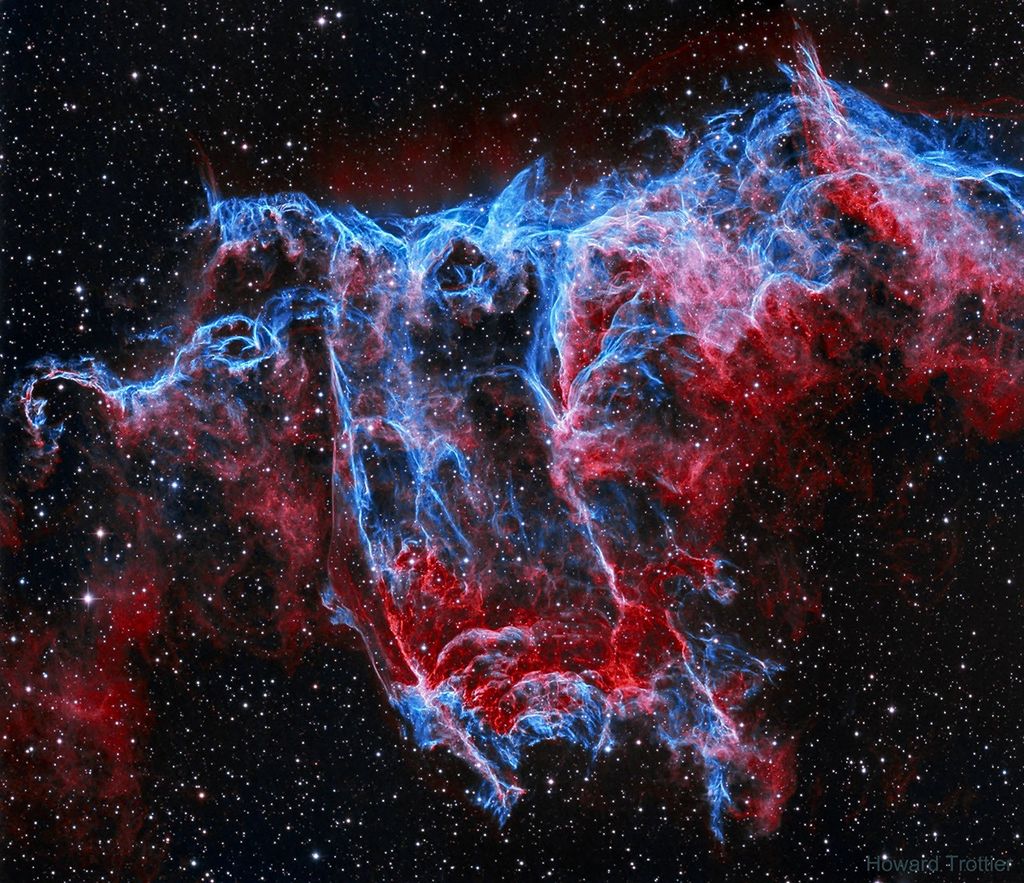 APOD: 2021 October 27 – NGC 6995: The Bat Nebula