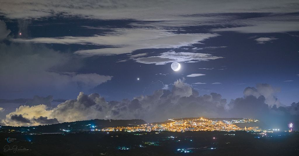 APOD: 2021 October 18 – Earthshine Moon over Sicily