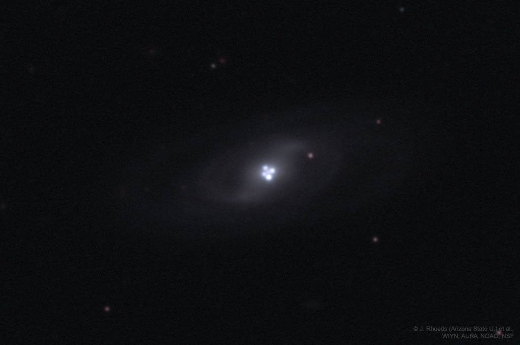 APOD: 2021 October 17 – The Einstein Cross Gravitational Lens