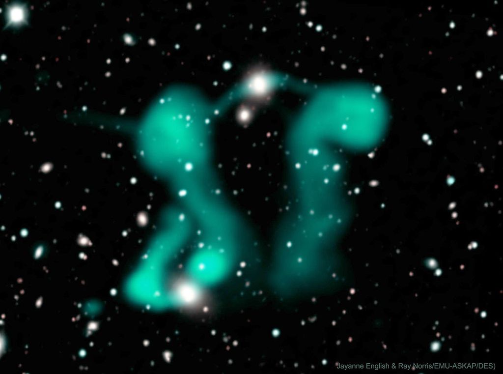 APOD: 2021 September 1 – Dancing Ghosts: Curved Jets from Active Galaxies