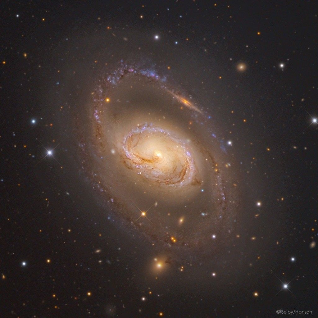 APOD: 2022 April 14 – Messier 96