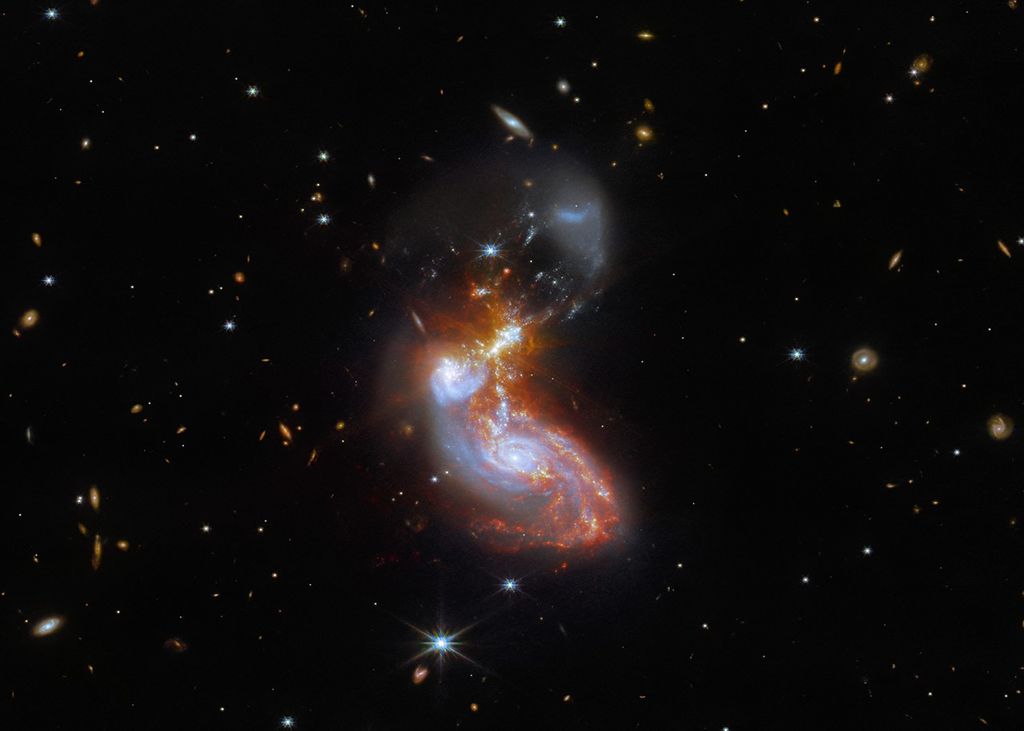 APOD: 2022 December 2 – Merging Galaxy Pair IIZw096