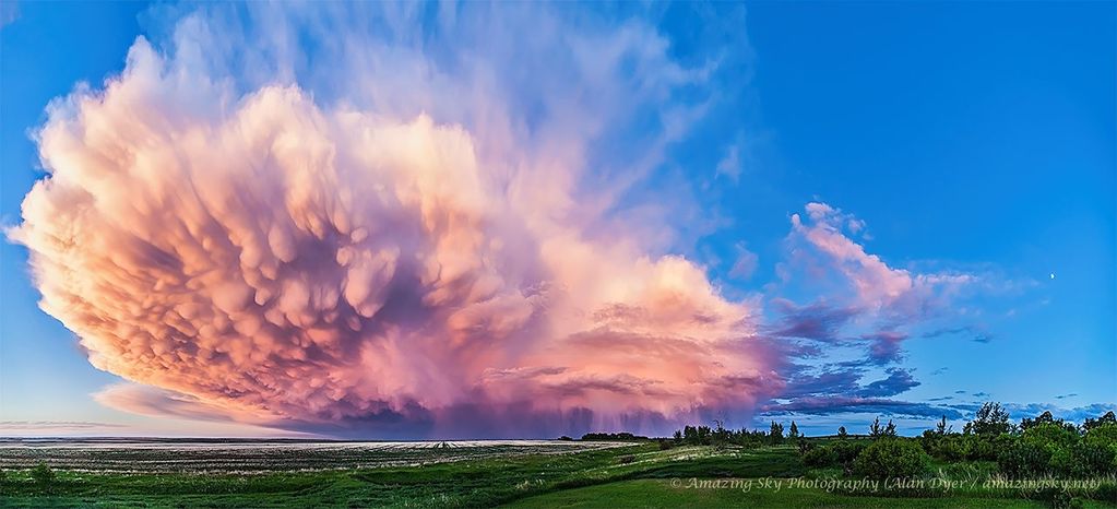 APOD: 2022 January 16 – A Retreating Thunderstorm at Sunset