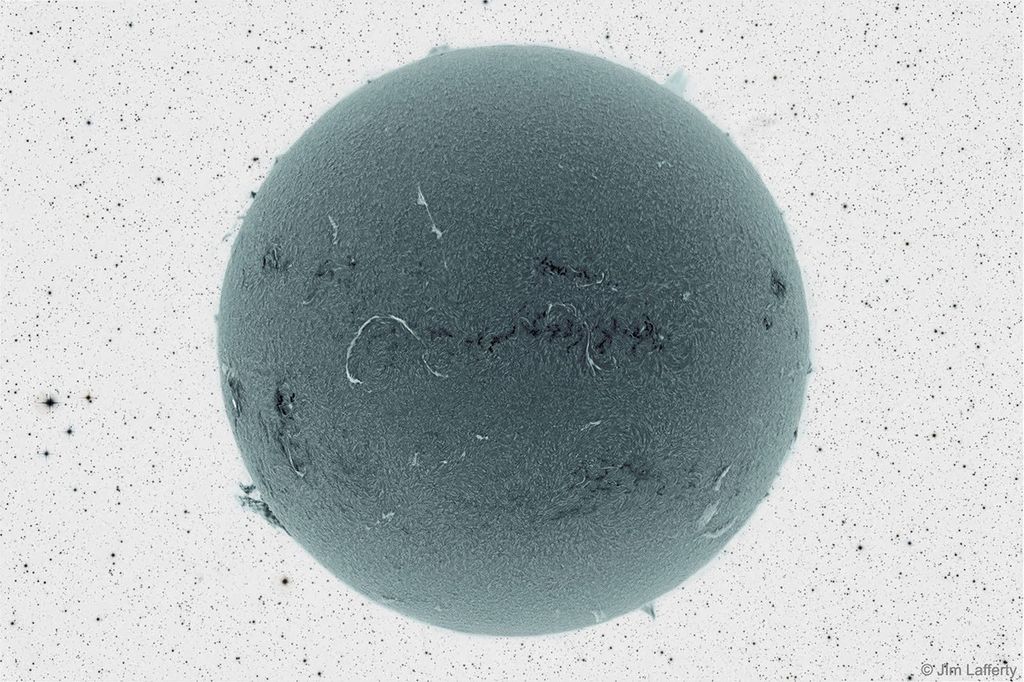 APOD: 2022 November 6 – Dark Ball in Inverted Starfield