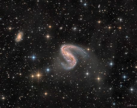 NGC 2442: Galaxy in Volans