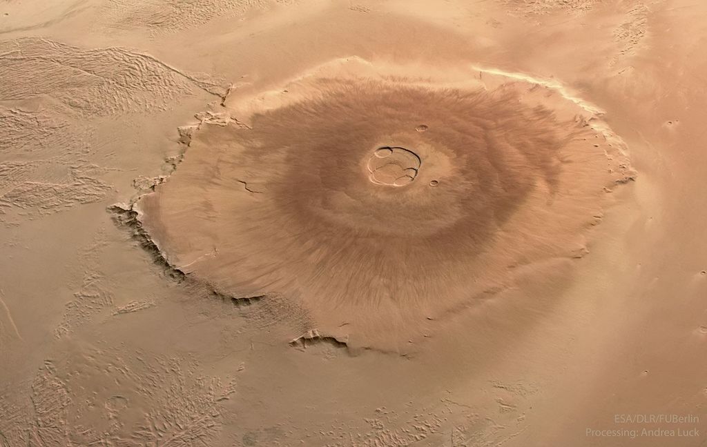 APOD: 2023 April 4 – Olympus Mons: Largest Volcano in the Solar System