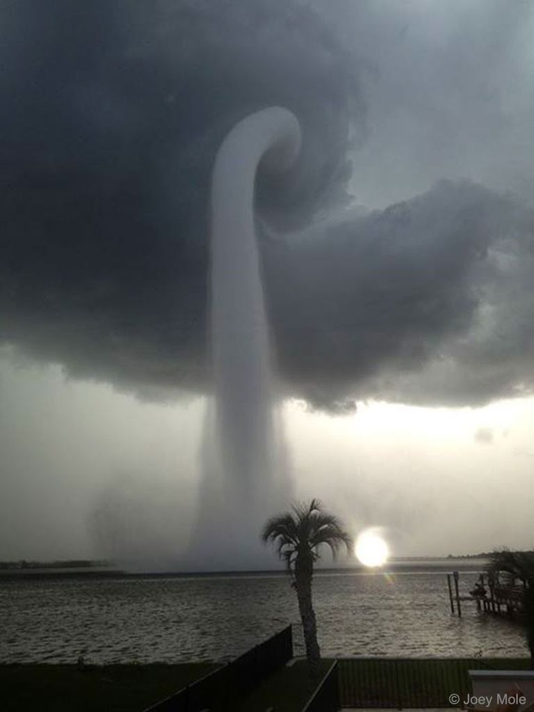 APOD: 2023 April 23 – A Waterspout in Florida