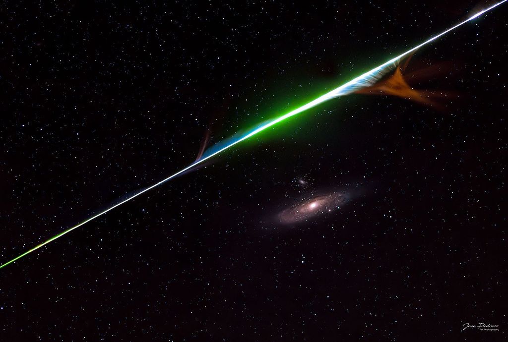 APOD: 2023 August 23 – The Meteor and the Galaxy