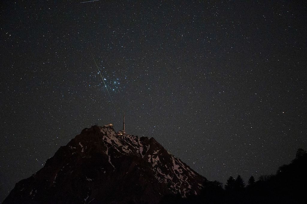 APOD: 2023 December 9 – Pic du Pleiades