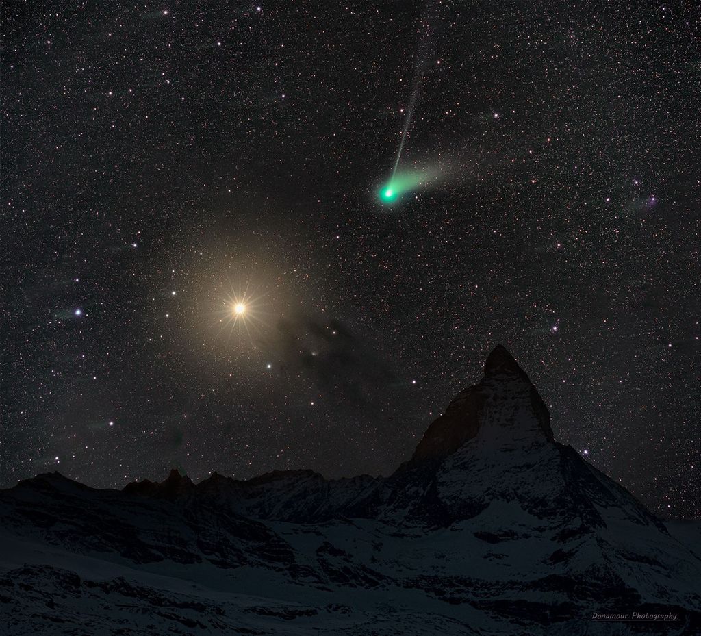 APOD: 2023 February 13 – Comet ZTF and Mars