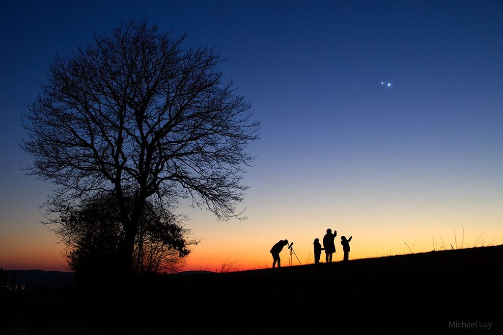 APOD: 2023 March 15 – Jupiter and Venus Converge over Germany