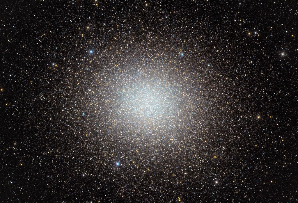 APOD: 2023 March 16 – Millions of Stars in Omega Centauri