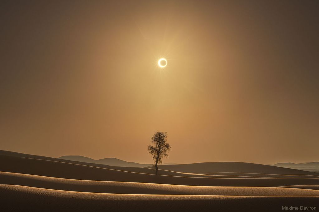 APOD: 2023 October 1 – A Desert Eclipse