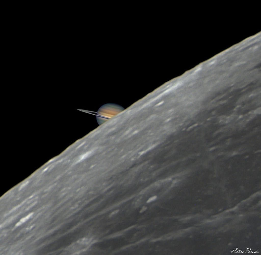 APOD: 2024 August 27 – Moon Eclipses Saturn